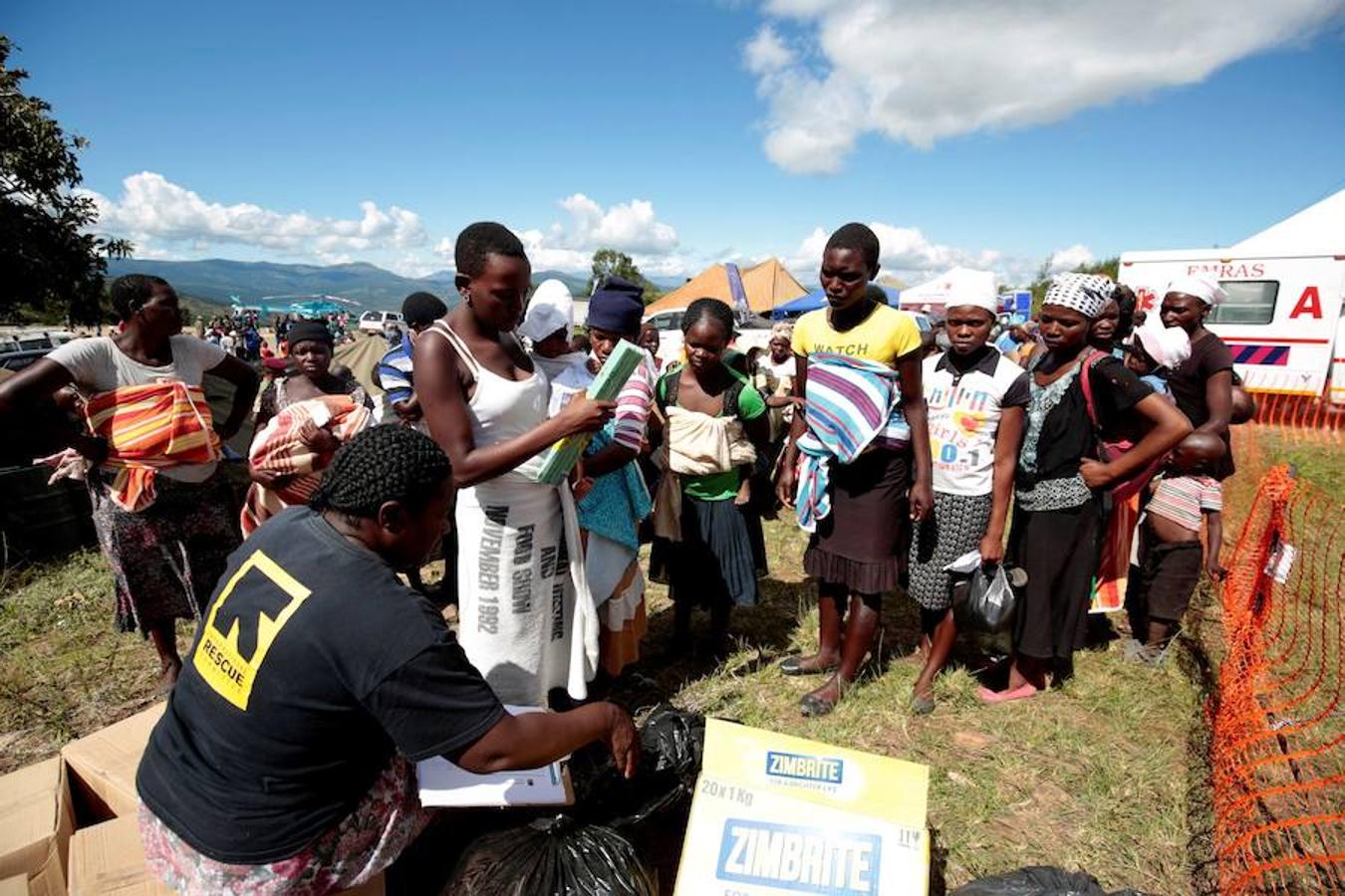 El ciclón Idai, que ha devastado poblaciones enteras a su paso por Mozambique, Malawi y Zimbabue, ha causado al menos 2,8 millones de afectados, según los cálculos que hoy hizo públicos el Programa Mundial de Alimentos (PMA) de las Naciones Unidas.