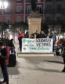 Imagen secundaria 2 - Cientos de personas se solidarizan en Burgos con las víctimas de Nueva Zelanda