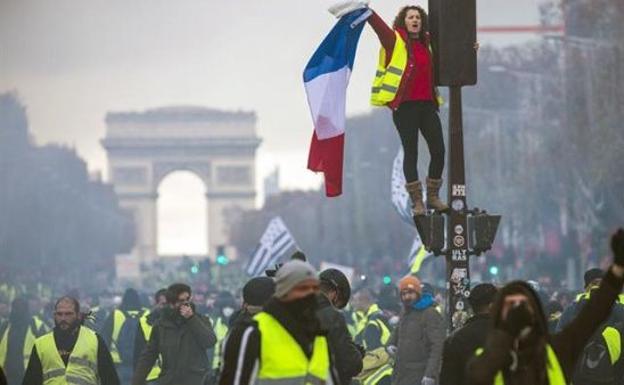 Macron consigue templar la ira de los 'chalecos amarillos'