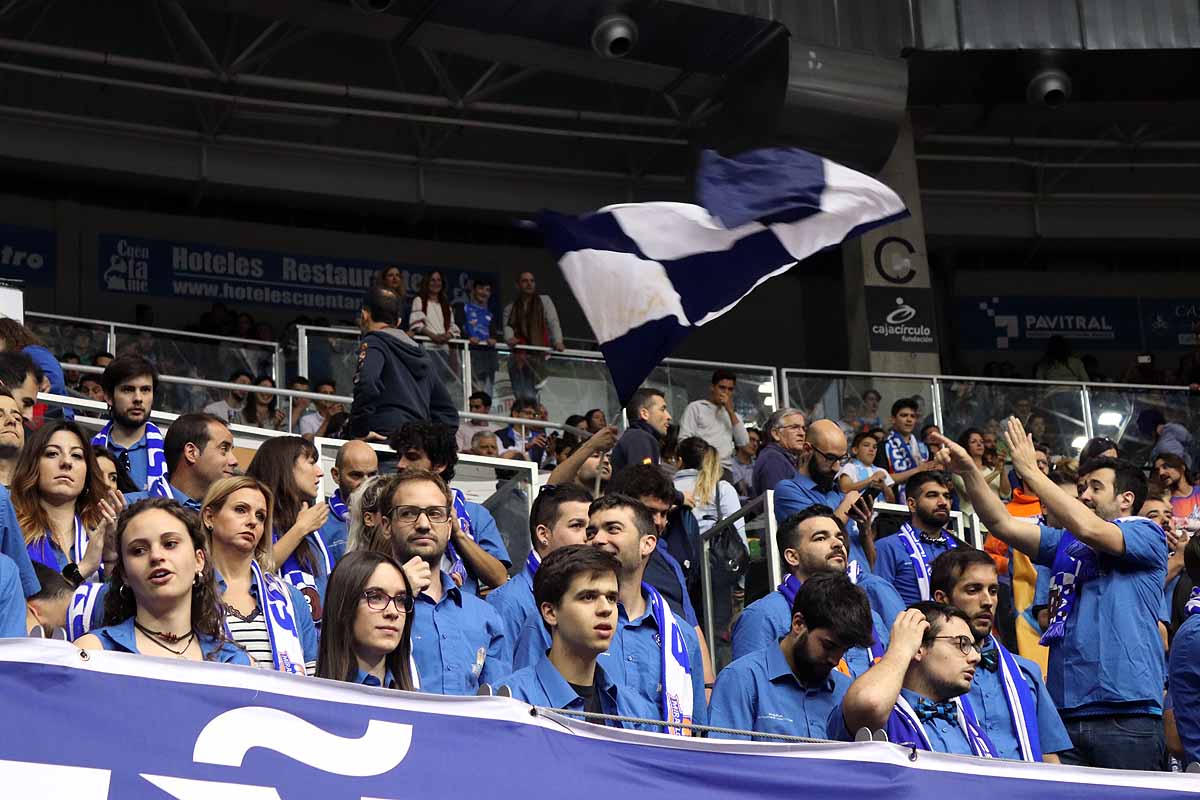 Fotos: Búscate entre el público del San Pablo Burgos-Monbus Obradoiro en en el Coliseum