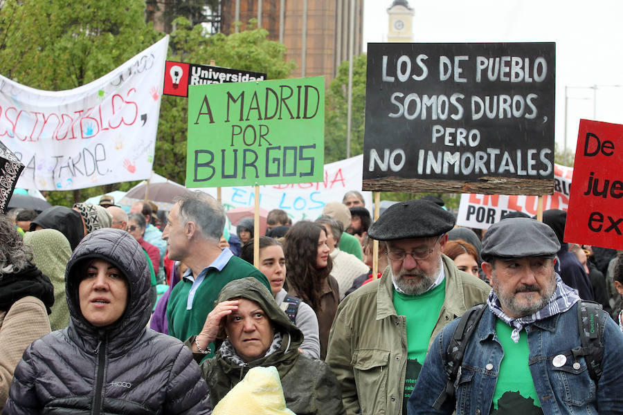 Numerosos colectivos sociales, empresariales y culturales se han sumaado, desde Burgos, a la manifestación nacional en defensa de infraestructuras y servicios para la España Vaciada