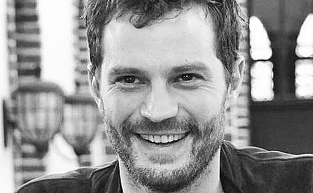 El actor Jamie Dornan, padre por tercera vez