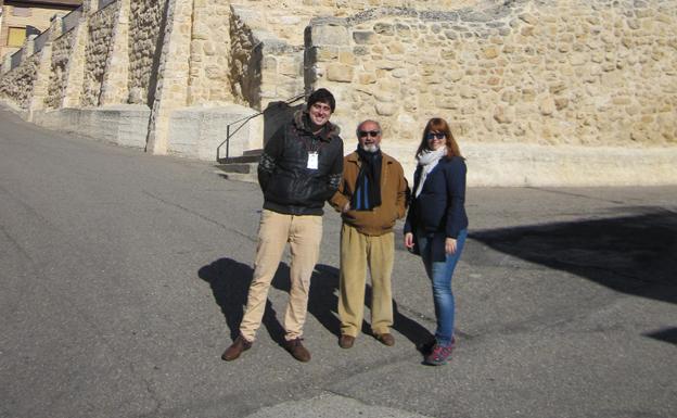 A la izquierda, Carlos, Riberizador de Villalba de Duero. 