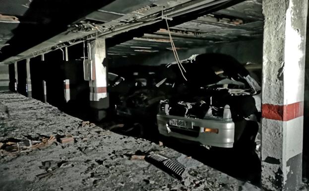 Un Policía Nacional intoxicado y un garaje destrozado, resultados de un incendio en Vela Zanetti