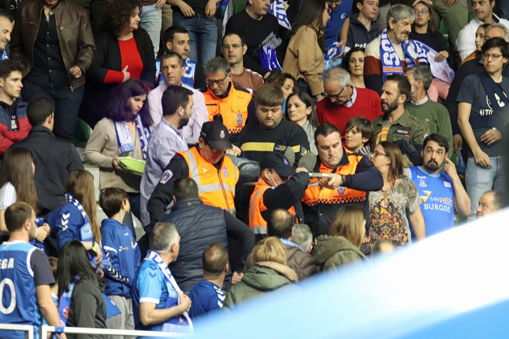Fotos: Simulacro de atención sanitaria durante un partido del San Pablo Burgos