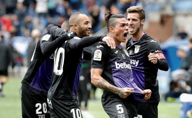 Jonathan Silva, autor del mejor gol de la jornada. 