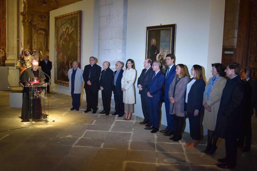 'Angeli' ya está en marcha en Lerma. La Reina Doña Letizia ha inaugurado esta mañana la XXIV exposición de Las Edades del Hombre, 'Angeli', un referente nacional e internacional y uno de los proyectos culturales, patrimoniales y turísticos más emblemáticos de la Comunidad. En esta ocasión, la exposición se acerca a la Villa Ducal, catalogada como uno de los pueblos más bonitos de España, y convertirá a la comarca del Arlanza en un referente cultural y turístico internacional.