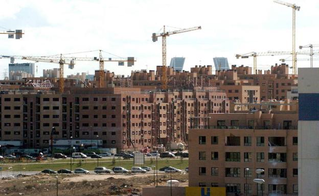 Bloques de viviendas, algunas de ellas en construcción.