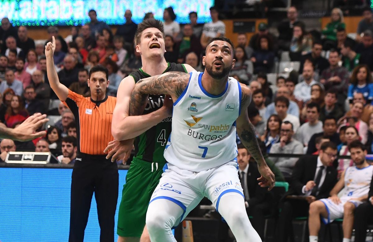 Una selección de las mejores imágenes del encuentro disputado por el San Pablo Burgos en Badalona.