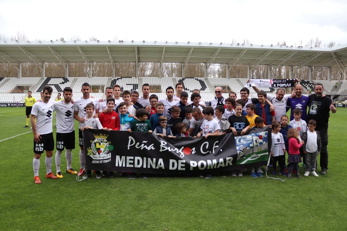 Una selección de las mejores imagenes del partido entre el Burgos CF y la Cultural Leonesa disputado en El Plantío.