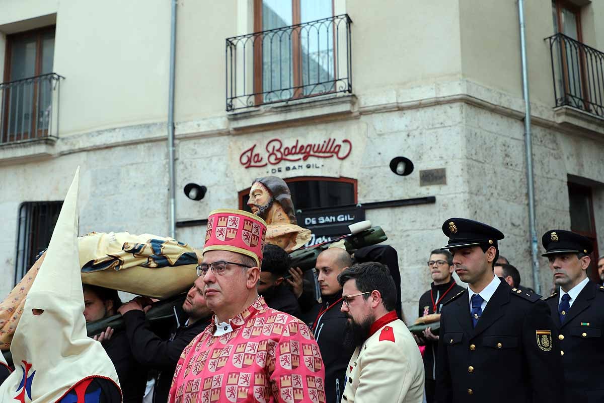 Fotos: Dolor con la caída y rotura de la imagen del Santísimo Cristo de Burgos