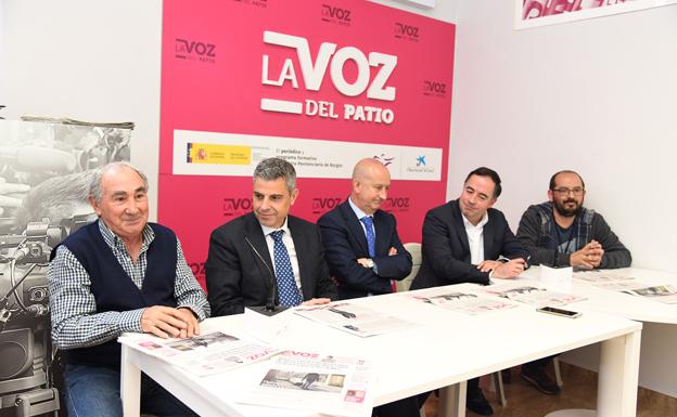 Presentación del primer número de 'La Voz del Patio'. 