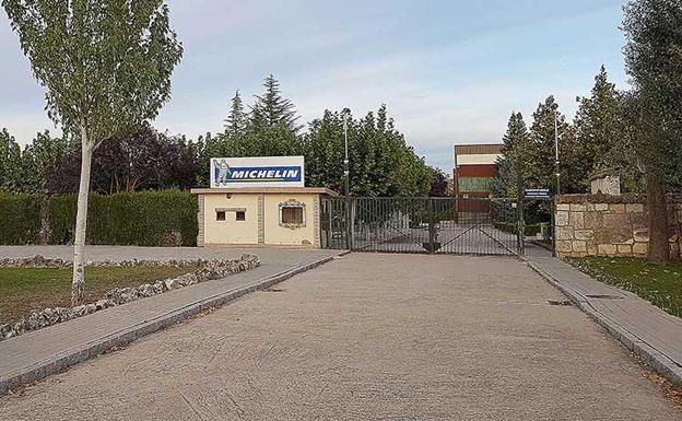 Entrada a las instalaciones deportivas de Michelin en Aranda de Duero. 