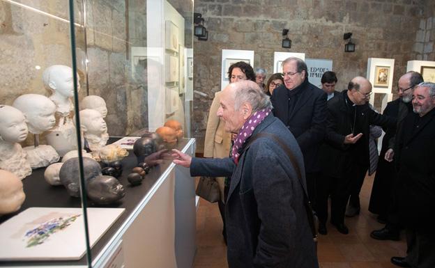 Antonio López en su visita al Monasterio de Santo Domingo de Silos que acoge su exposición. 