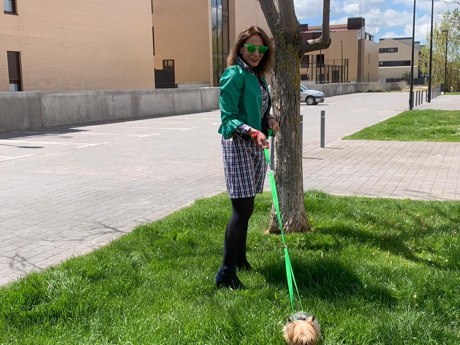 Beatriz Delgado recuperó la normalidad y sacó a su perro