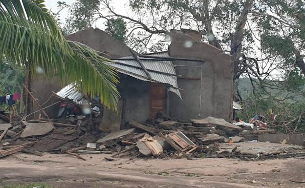 Destrozos causados por el ciclón 'Kenneth' en Mozambique.