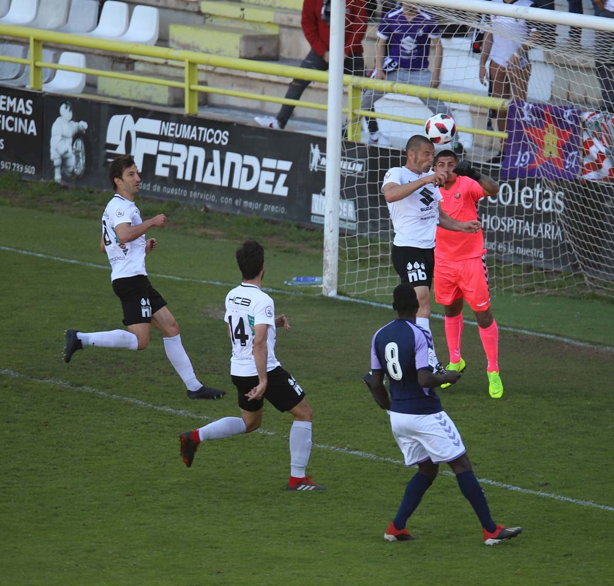 Una selección de las mejores imágenes del Burgos CF - real Valladolid B.