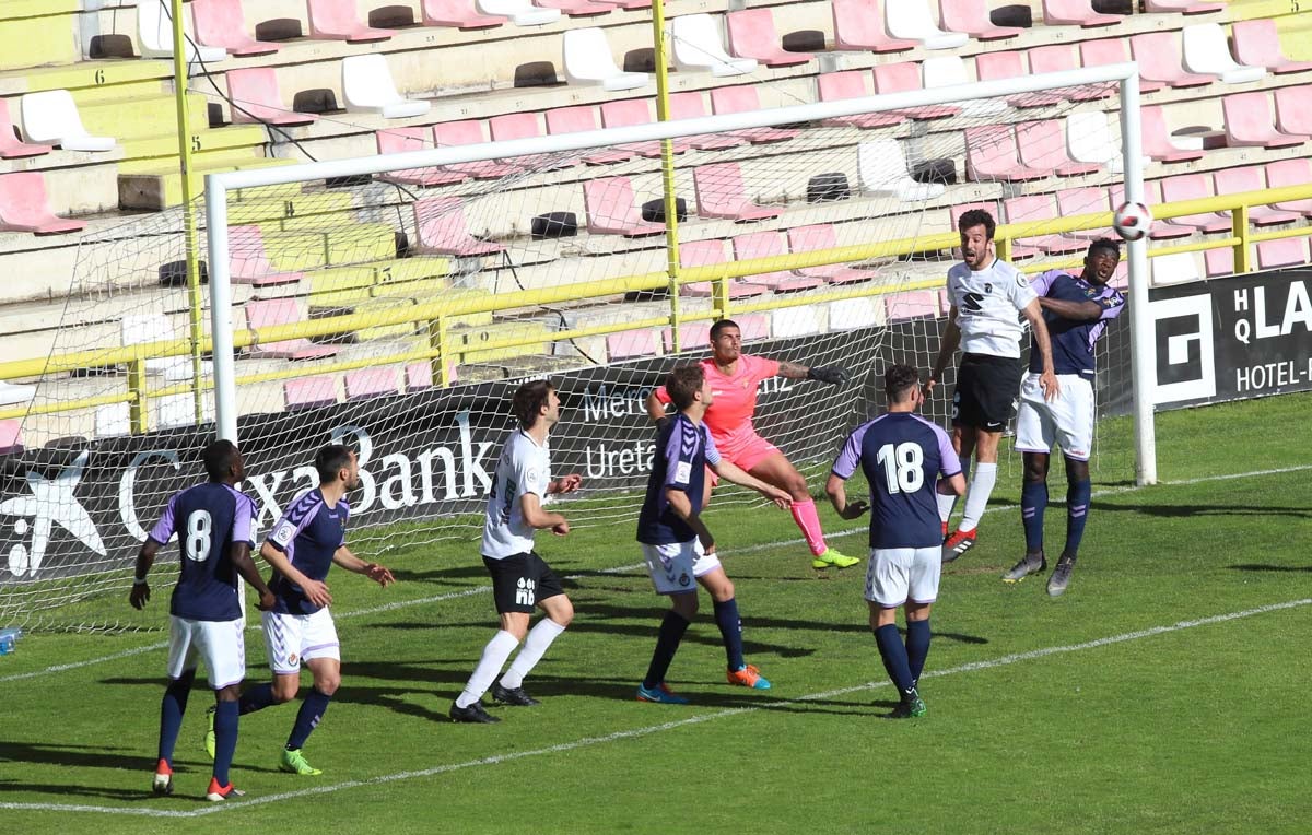 Una selección de las mejores imágenes del Burgos CF - real Valladolid B.