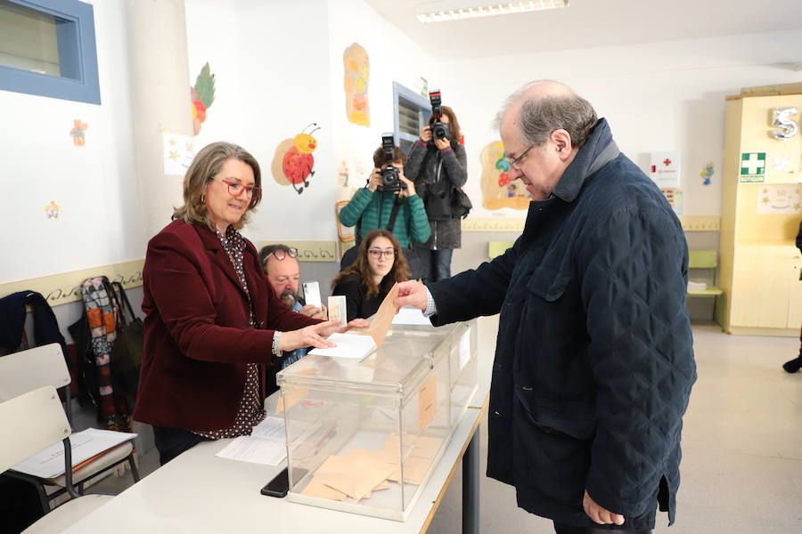 La jornada electoral ha dejado muchas imágenes en Burgos