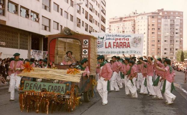 Fotografía de los primeros años de la peña La Farra