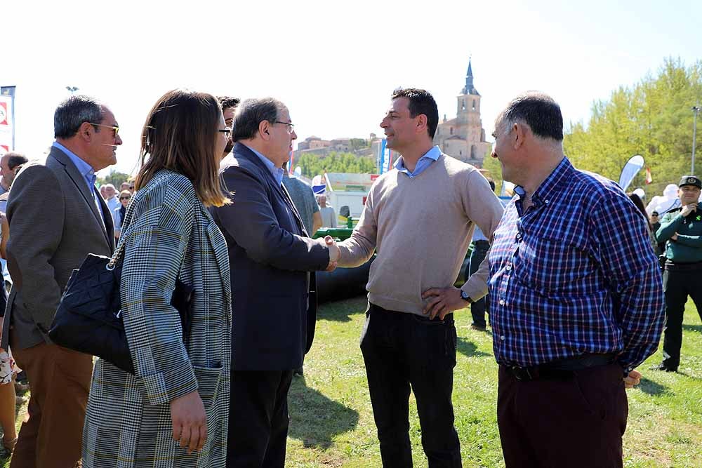 El presidente de la Junta, Juan Vicente Herrera, ha inaugurado la feria pero ha estado acompañado de políticos locales y provinciales, además de los candidatos a la Junta Alfonso Fernández Mañueco y Francisco Igea