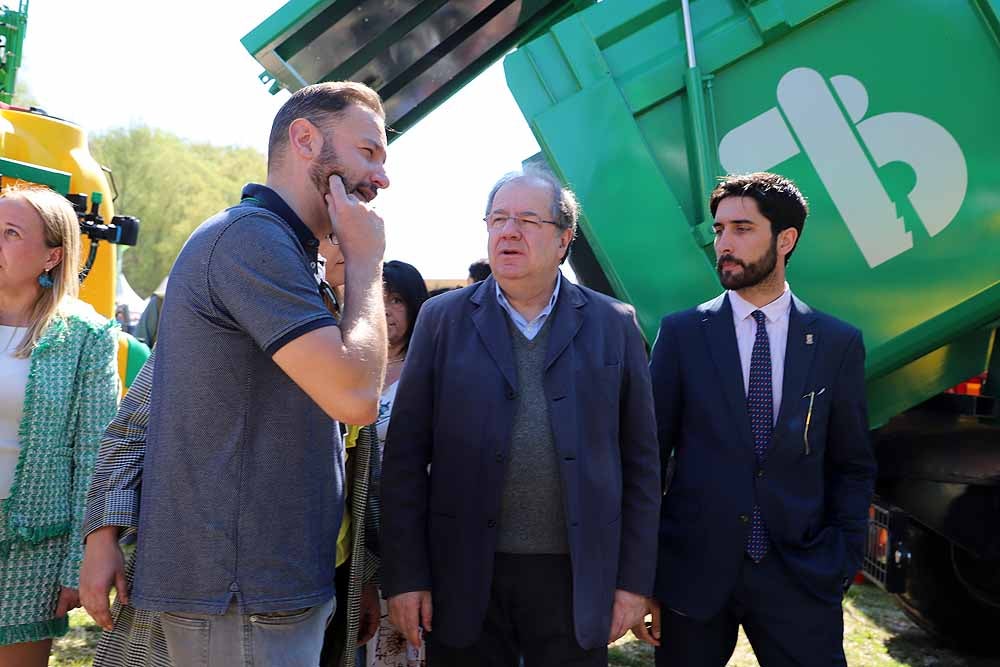 El presidente de la Junta, Juan Vicente Herrera, ha inaugurado la feria pero ha estado acompañado de políticos locales y provinciales, además de los candidatos a la Junta Alfonso Fernández Mañueco y Francisco Igea