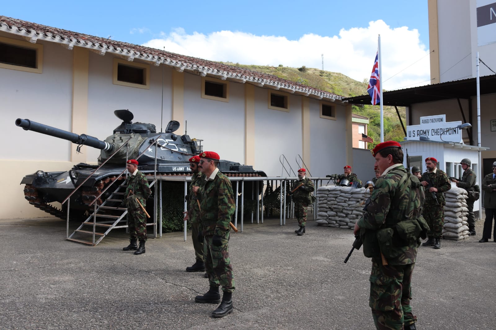 Fotos: Recreación dinámica de la II Guerra Mundial durante la IV Expohistórica de Belorado.