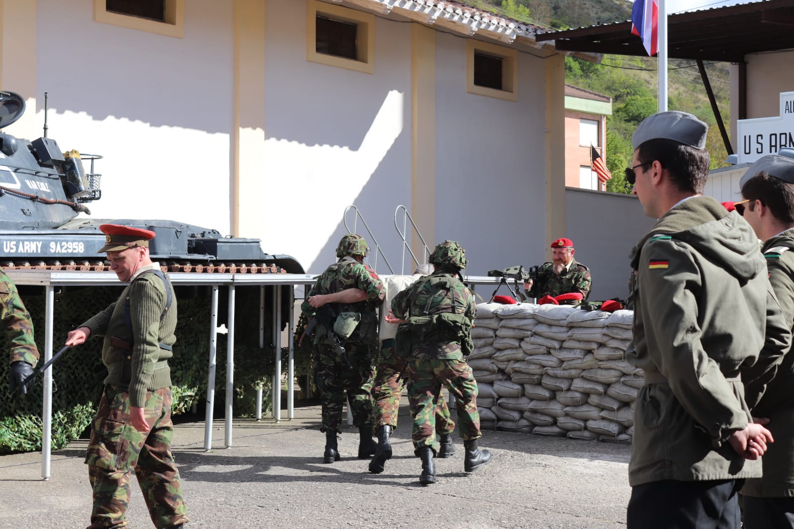 Fotos: Recreación dinámica de la II Guerra Mundial durante la IV Expohistórica de Belorado.