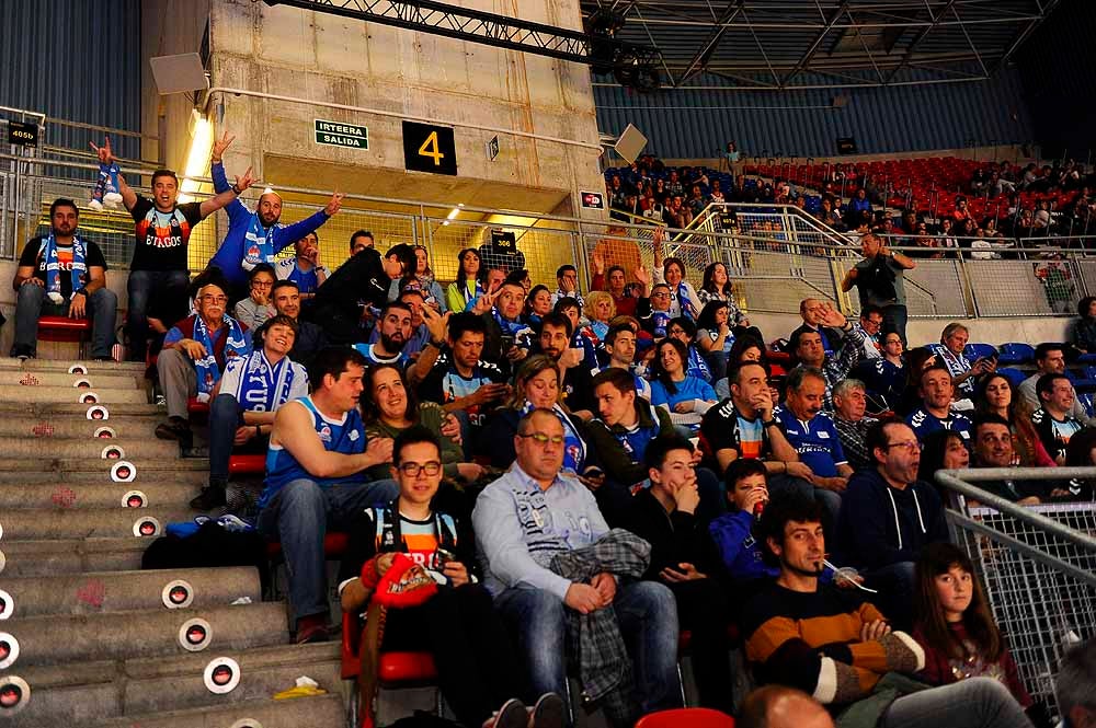 El San Pablo Burgos ha contado con mucha afición burgalesa en su encuentro ante el Baskonia en el Buesa Arena