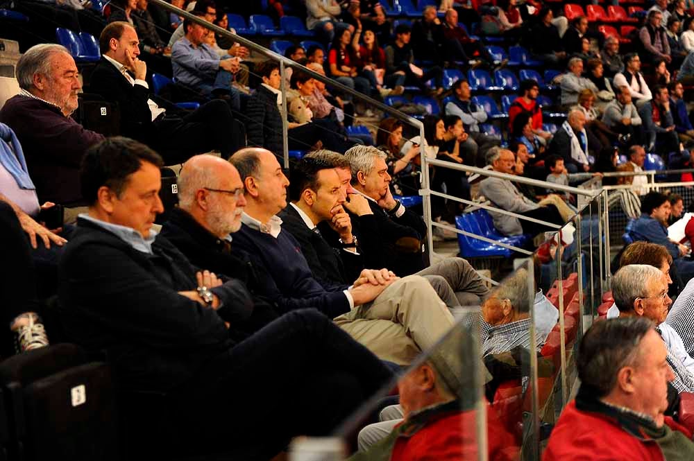 El San Pablo Burgos ha contado con mucha afición burgalesa en su encuentro ante el Baskonia en el Buesa Arena