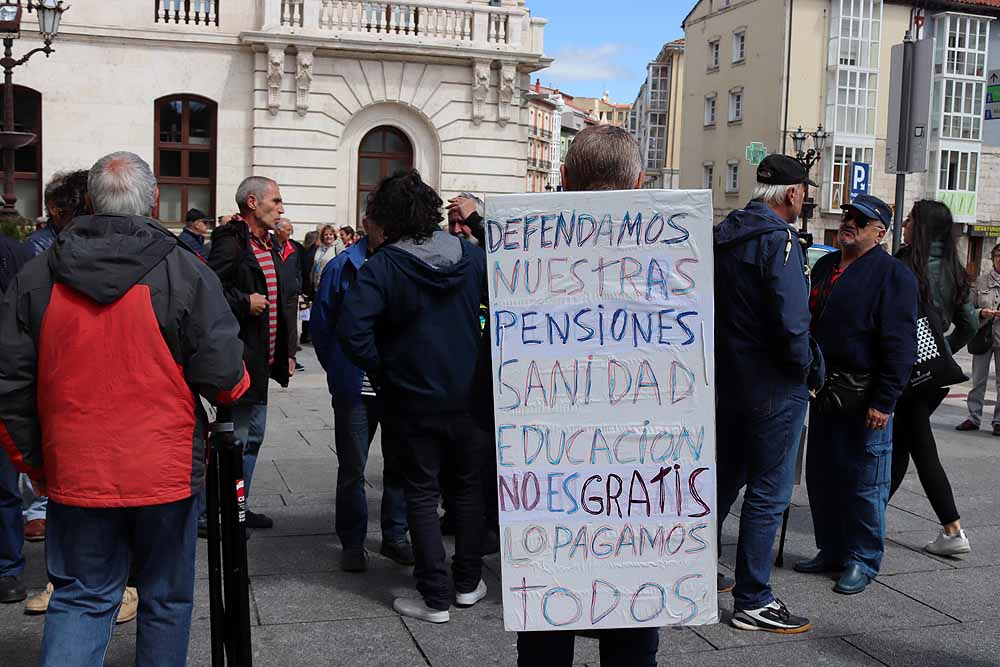 Fotos: Pensionistas y jubilados salen a la calle para pedir dignidad en las pensiones y bienestar social