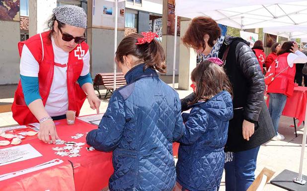 Galería. Cruz Roja ha celebrado una jornada de convivencia en Plaza España