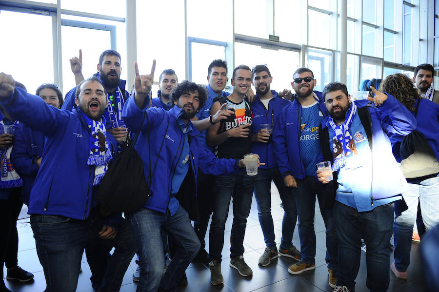 Fotos: Los aficionados burgaleses han apoyado al San Pablo Burgos en su choque contra el Baskonia