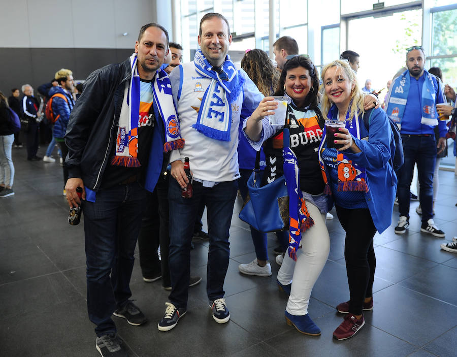 Fotos: Los aficionados burgaleses han apoyado al San Pablo Burgos en su choque contra el Baskonia