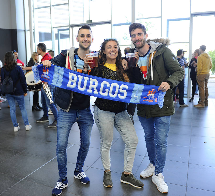 Fotos: Los aficionados burgaleses han apoyado al San Pablo Burgos en su choque contra el Baskonia