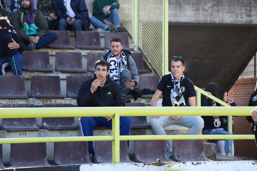 Fotos: La afición no ha parado de animar al Burgos CF en el partido de la salvación ante el Celta B