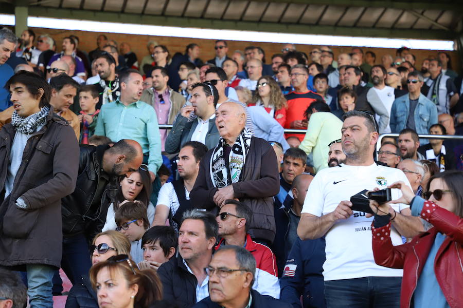 Fotos: La afición no ha parado de animar al Burgos CF en el partido de la salvación ante el Celta B