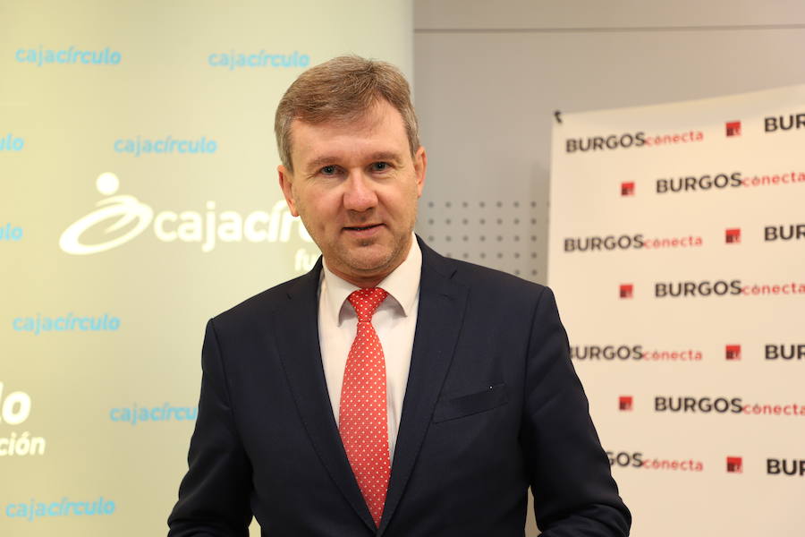 Los candidatos a la Alcaldía de Burgos por el Partido Popular, Javier Lacalle; el Partido Socialista, Daniel de la Rosa; Ciudadanos, Vicente Marañón, y Podemos, Raúl Salinero, han participado en el debate organizado por BURGOSconecta para confrontar sus propuestas de cara a las próximas elecciones municipales.