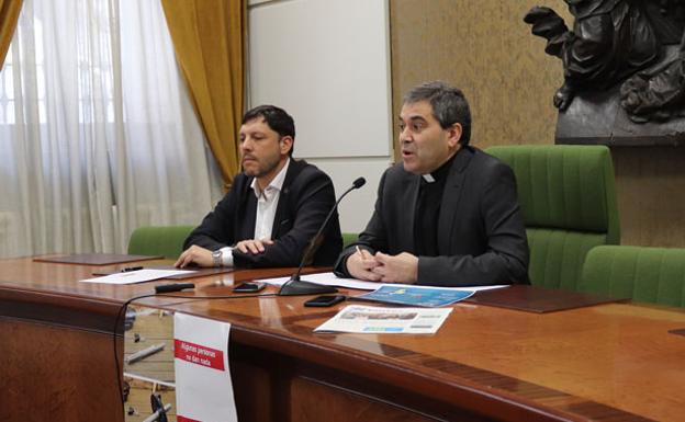 Ignacio Ruiz y Vicente Rebollo durante la presentación de los datos