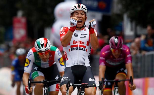 Ewan celebra la victoria en la octava etapa del Giro.