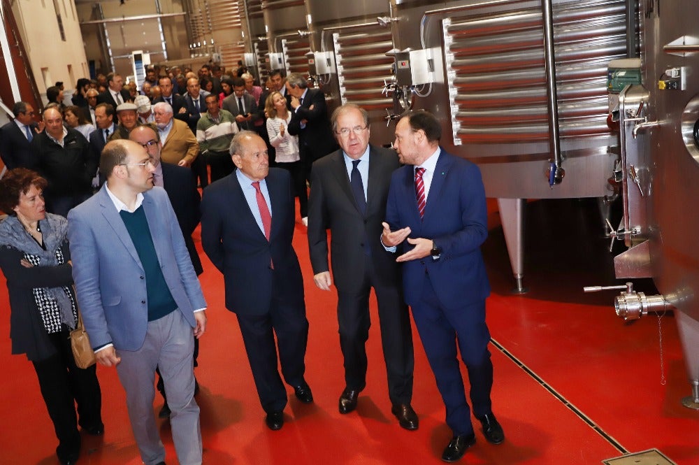 El presidente de la Junta de Castilla y León, Juan Vicente Herrera, ha inaugurado el Centro de Protos de Alta Tecnología de Elaboración en Anguix (Burgos)