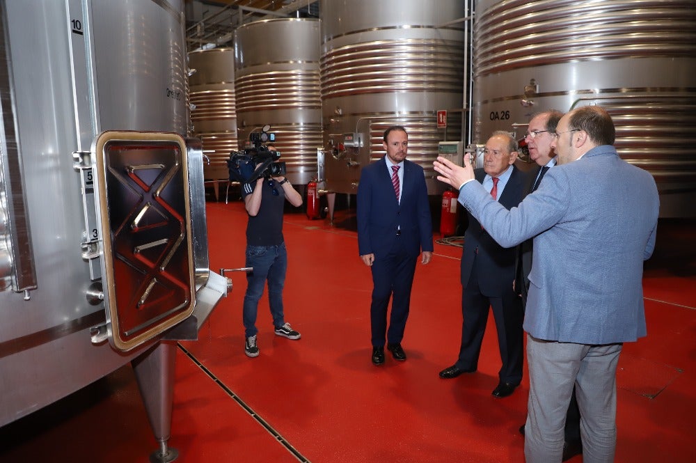 El presidente de la Junta de Castilla y León, Juan Vicente Herrera, ha inaugurado el Centro de Protos de Alta Tecnología de Elaboración en Anguix (Burgos)