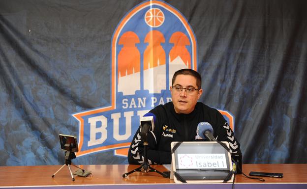 Imagen de la rueda de prensa de Diego Epifanio 'Epi' previa al partido ante el Breogán. 