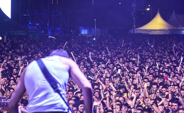 Público asistente al concierto de la M.O.D.A. en el Sonorama Ribera 2018. 