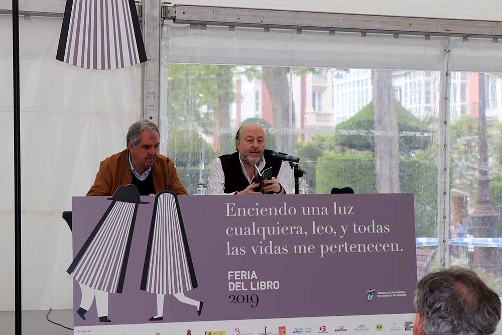 Las mejores imágenes de la segunda jornada de la Feria del Libro, celebrada en el Paseo del Espolón