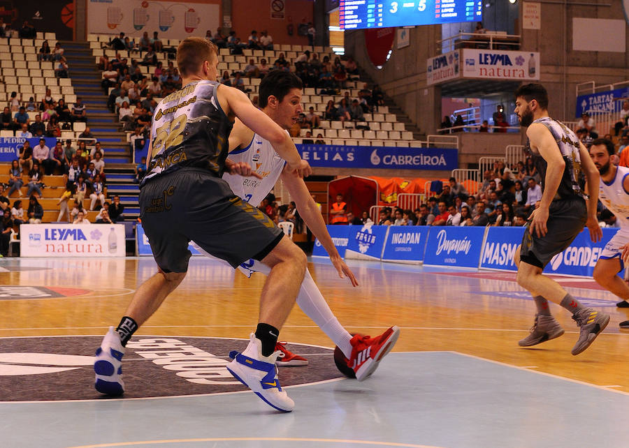Fotos: El San Pablo Burgos despide la temporada con una victoria histórica en Lugo