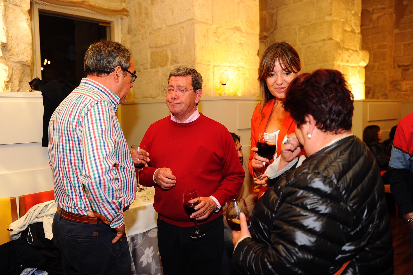 Fotos: El PP compartió con sus afiliados el resultado electoral