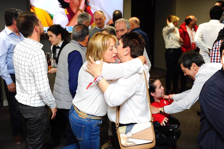 Fotos: Así celebró el PSOE de Burgos su victoria el las elecciones municipales