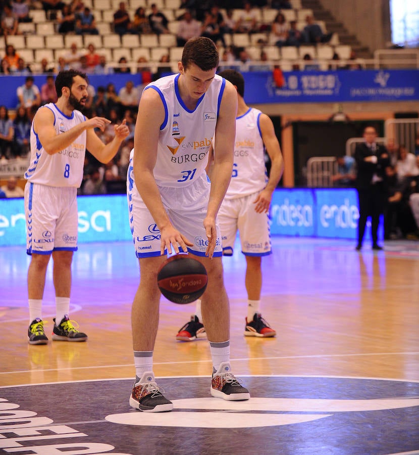 Fotos: El San Pablo Burgos despide la temporada con una victoria histórica en Lugo