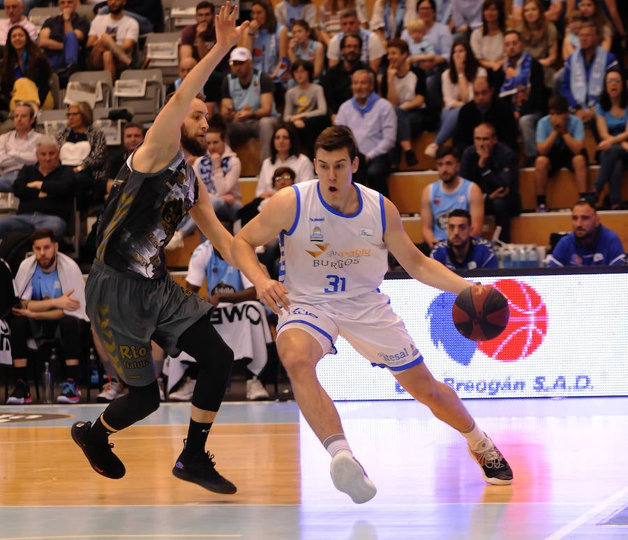 Fotos: El San Pablo Burgos despide la temporada con una victoria histórica en Lugo